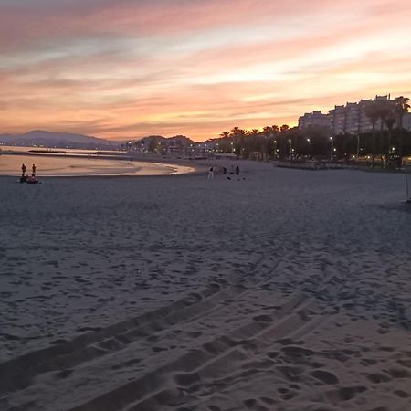 Playa 45, First Line Beach House Málaga Esterno foto